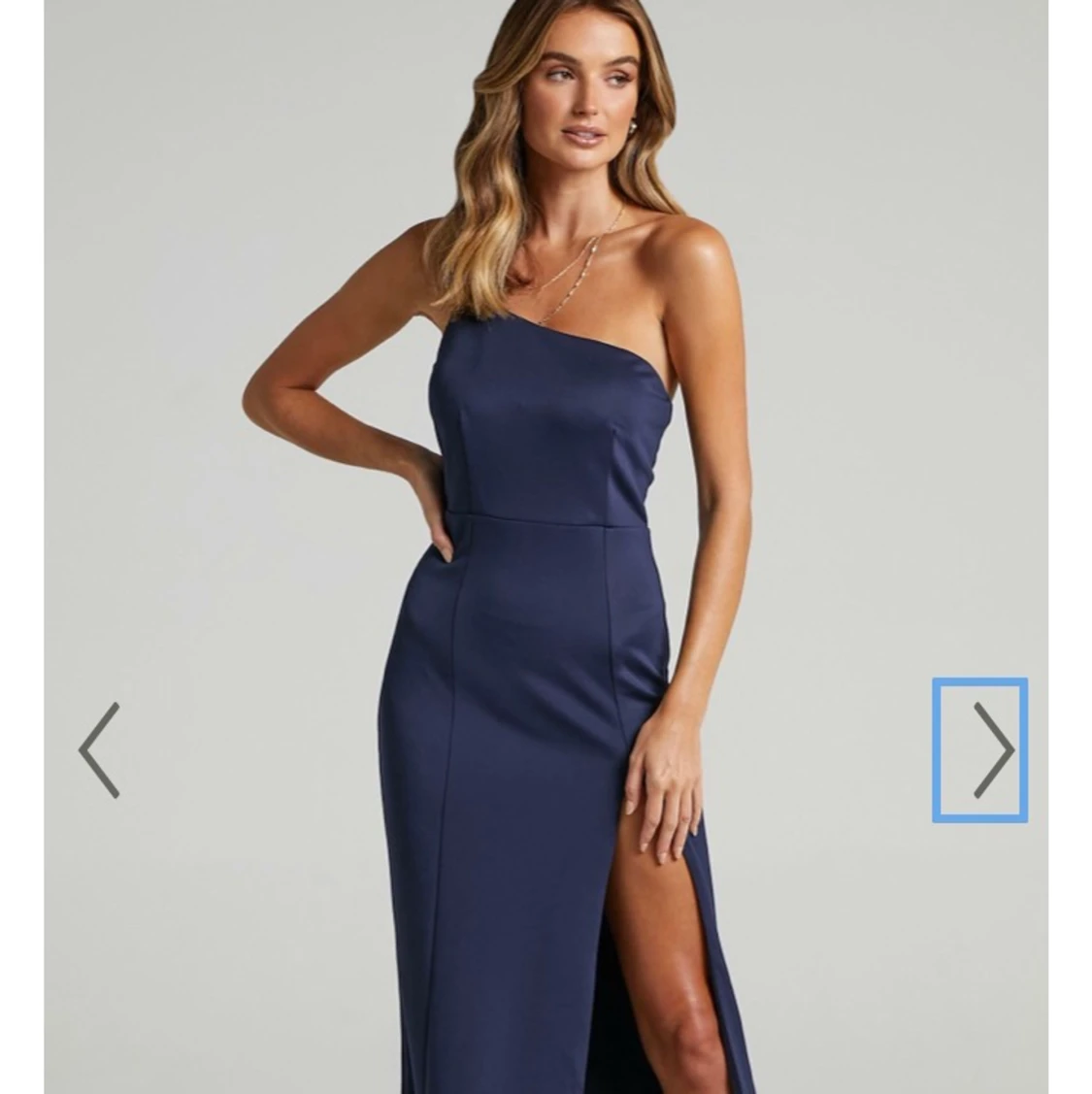 Mörkblå balklänning