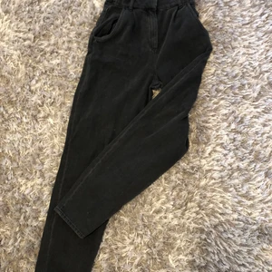 Byxor - Oanvända svarta byxor! 💕