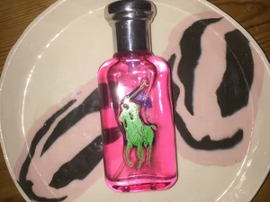 Ralph lauren parfym - Säljer denna Ralph Lauren-parfym no. 2, nypris ca 249 kr. 50 ml. Endast testad. 