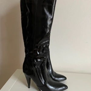 Höga stövlar  - Höga stövlar 