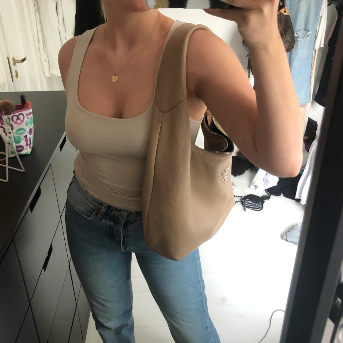 Oanvänd ÄKTA Prada väska  - 90