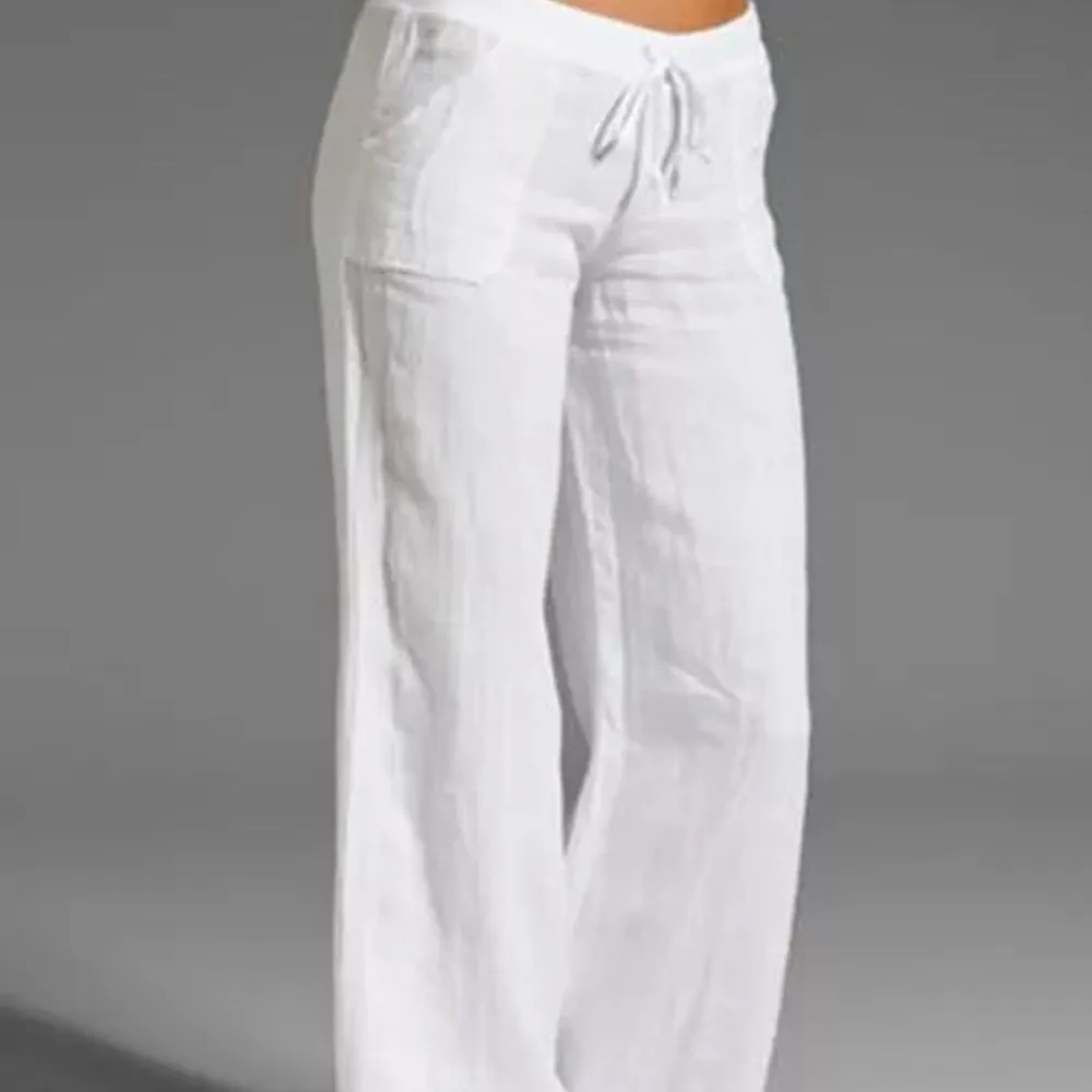 Superfina populära vita linnebyxor, säljer pga för stora😝💕  buda i kommentarerna. Jeans & Byxor.