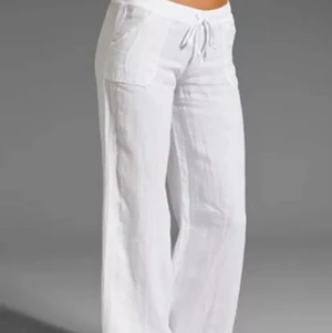 Linnebyxor - Superfina populära vita linnebyxor, säljer pga för stora😝💕  buda i kommentarerna