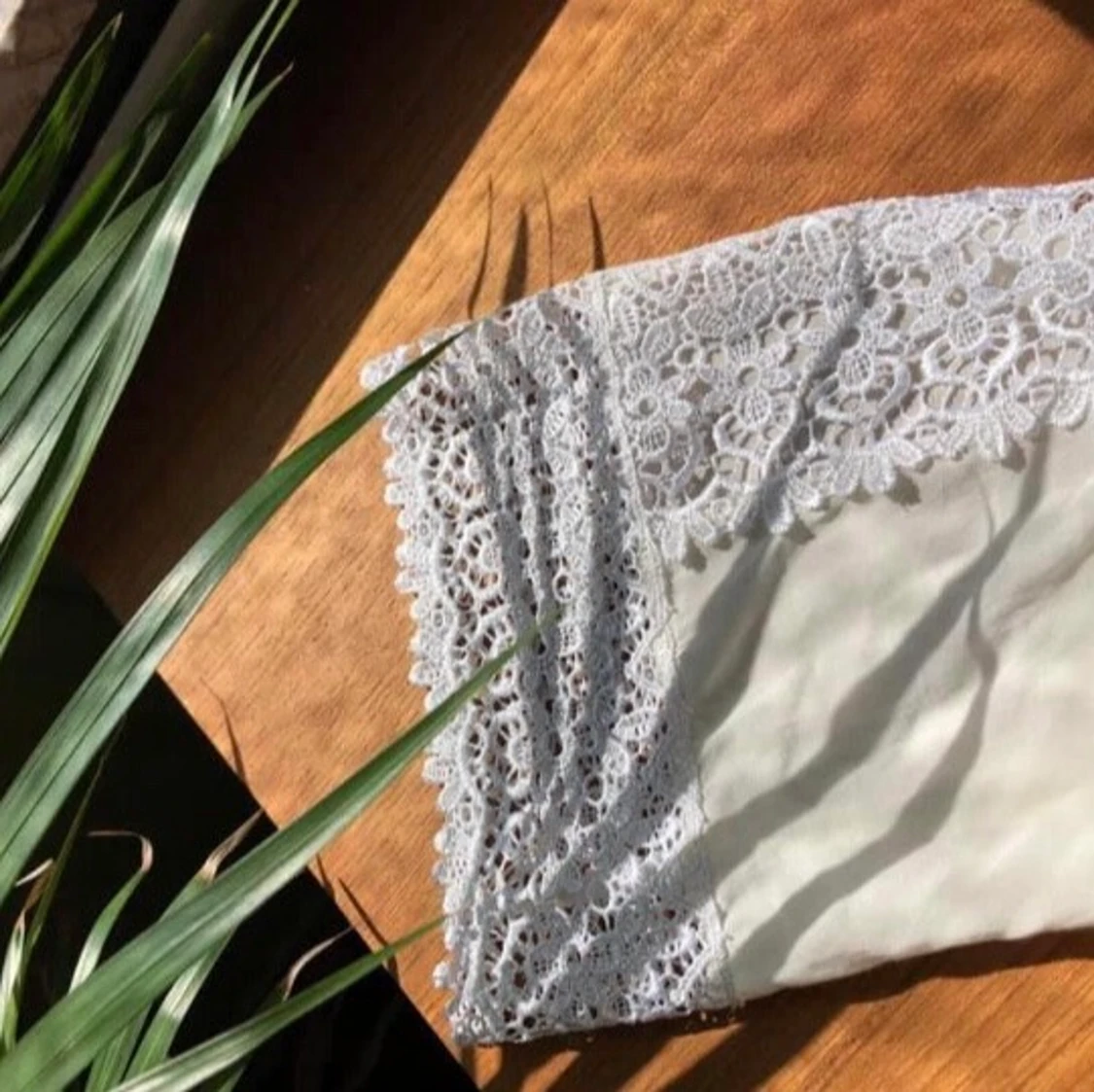 Bohemisk blus med spetsdetaljer  - 91