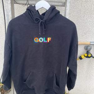 Säljer min golf wang hoodie från typ 2019? Något sånt. Skick 8/10 ! Om fler är intresserade så blir det budgivning. Skriv om ni har fler frågor ❤️😇 nypris för denna hoodien är ca  900 kr + frakt + eventuell tull.