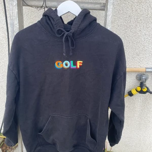 Golf wang hoodie  - Säljer min golf wang hoodie från typ 2019? Något sånt. Skick 8/10 ! Om fler är intresserade så blir det budgivning. Skriv om ni har fler frågor ❤️😇 nypris för denna hoodien är ca  900 kr + frakt + eventuell tull.