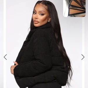 Puffer Jacket Fashion Nova - Svart fashion nova puffer jacket i storlek S. Aldrig använd.