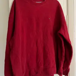 Vintage sweatshirt from Tommy Hilfiger in XXL. Good condition.