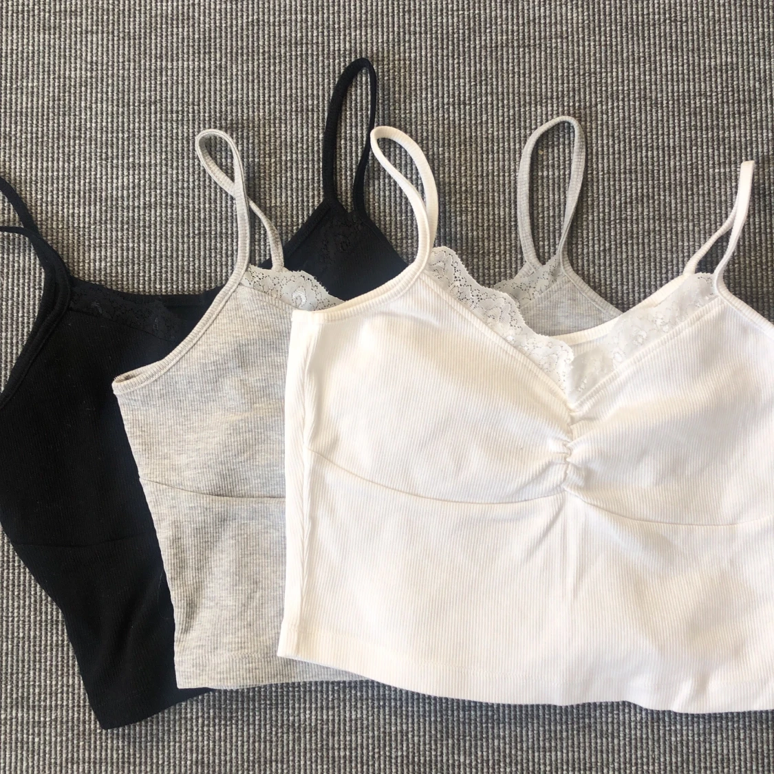 Linnen med spets från even&odd 