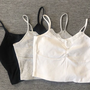 Linnen med spets från even&odd  - Helt oanvända linnen från even&odd, de är alltså i ny skick. Man får alla tre i ett pris, köparen betalar frakten. Linnena har spets i ringningen. Ett svart, ett grått och ett vitt. Storlek S men skulle säga att de även passar M, däremot är de lite kortare i modellen.