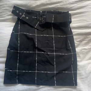 Kjol  - Bra skick knappt använd