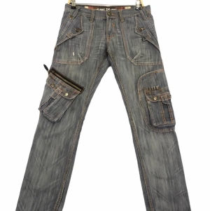 Japanskt märke Jeans de art  - KONTAKTA SÄLJAREN INAN KÖP! Japanskt archive piece. Väldigt bra skikt om ni har frågor är det bara att fråga! 