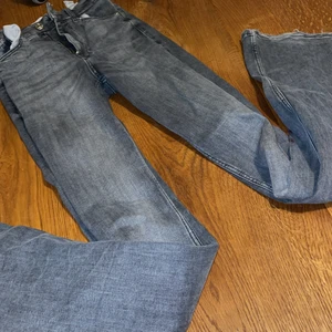 Zara jeans - Jeans från zara som inte kommer till användning skriv för fler bilder❤️