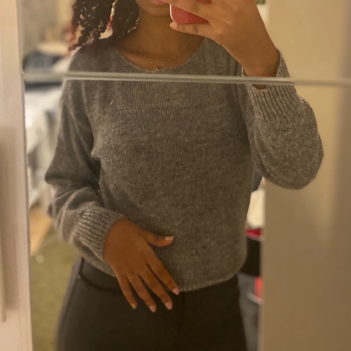 Grå stickad tröja 