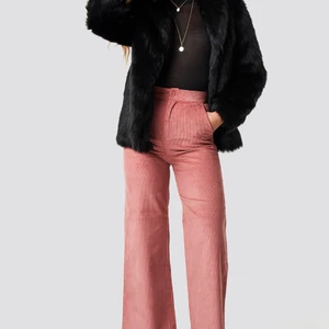 pälsjacka - Superfin pälsjacka från Linn Ahlborg x NAKD. Använd ett fåtal gånger, superfint skick!!