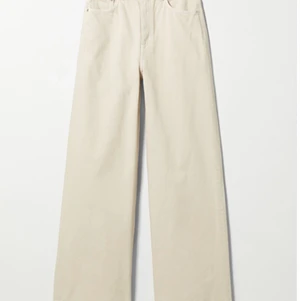 Weekday jeans - Endast använda två gånger, säljer då dem inte kommer till användning. Pris kan diskuteras vid snabb affär:) ursprungspris 500kr