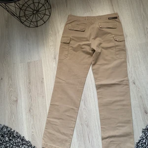 Prada Cargobyxor Vintage - Vintage cargobyxor från Prada