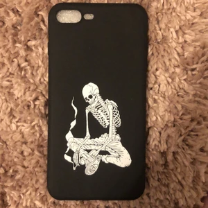 Mobilskal  - Böjbart mobilskal till iPhone 7p/8p. Köpt från SHEIN men aldrig använd då jag råka köpa en storlek för stor😅köparen står för frakten ifall den ska fraktas. 