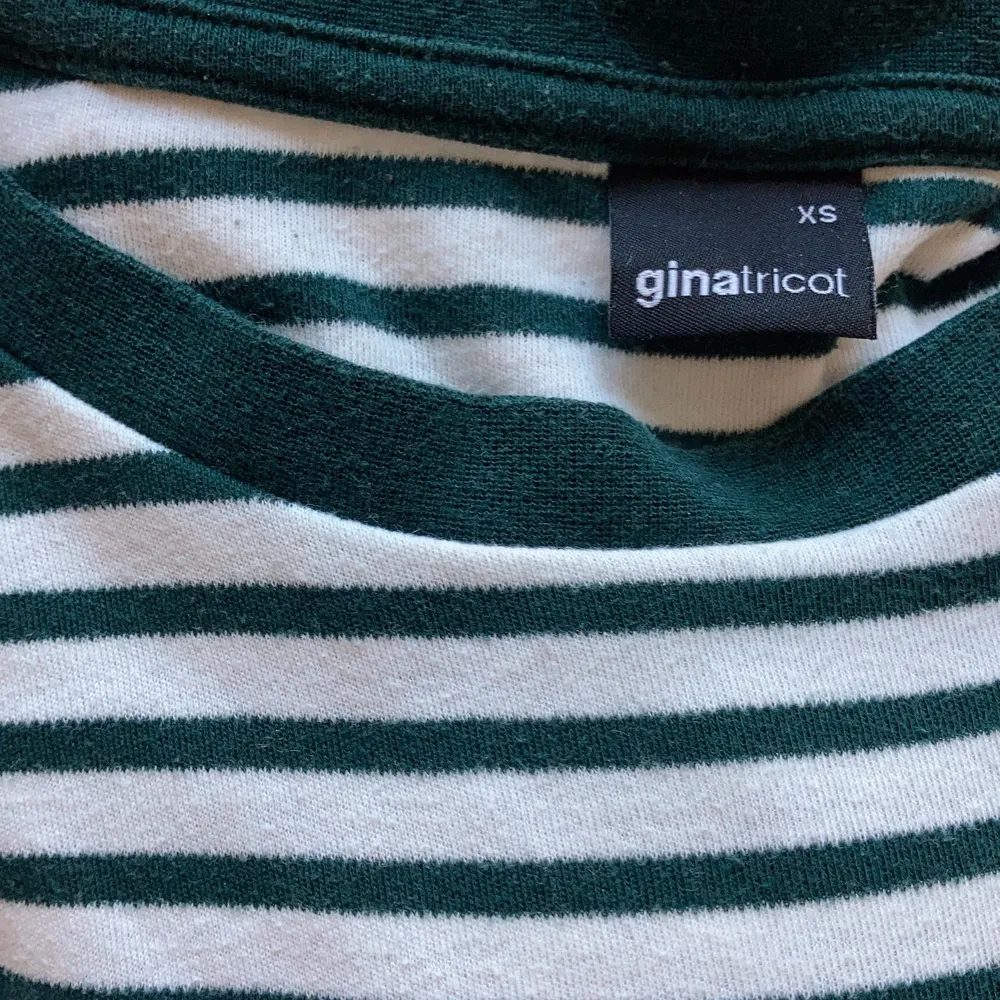 Randig långärmad från Gina - storlek xs - grön och vit - mycket skön . T-shirts.