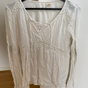 Tröja Hollister  - Tröja ifrån Hollister i storlek xs men passar även en s väl