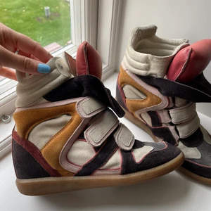 Isabel Marant - Coola skor från Isabel Marant i flera färger! Storlek 38, köpta för 4 år sedan. Modell Bekett, nypris ca 4400kr💗