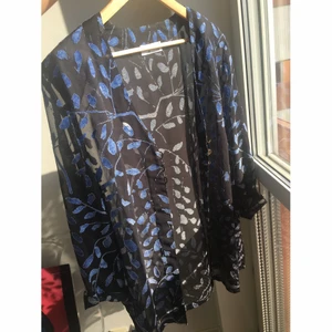 Somrig tunika - köpt second men hel och ren, i väldigt bra skick! 