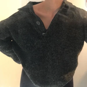 NAKD tröja - Tröja från NA-LD. Dock svårfotad som ni ser hehe.. själva materialet ser ni bäst på sista bilden. Nyskick, använd en gång.