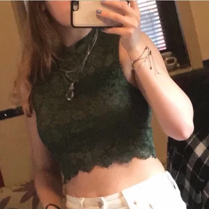 Grön crop top - Skit gullig top som tyvärr aldrig kommer till användning för det inte är min stil längre. I nytt skick 