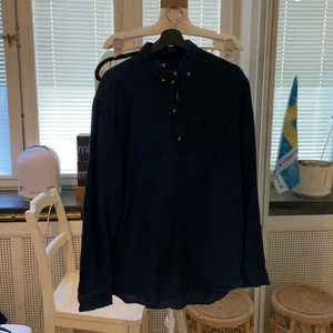 DARK BLUE LONG SLEEVE SHIRT  - Men’s Size L