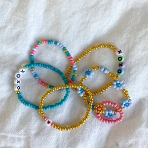 Beaded bracelets/rings - Säljer alla dessa, beställ genom instagram, @JewleryByEmbla🌼🌈⚡️