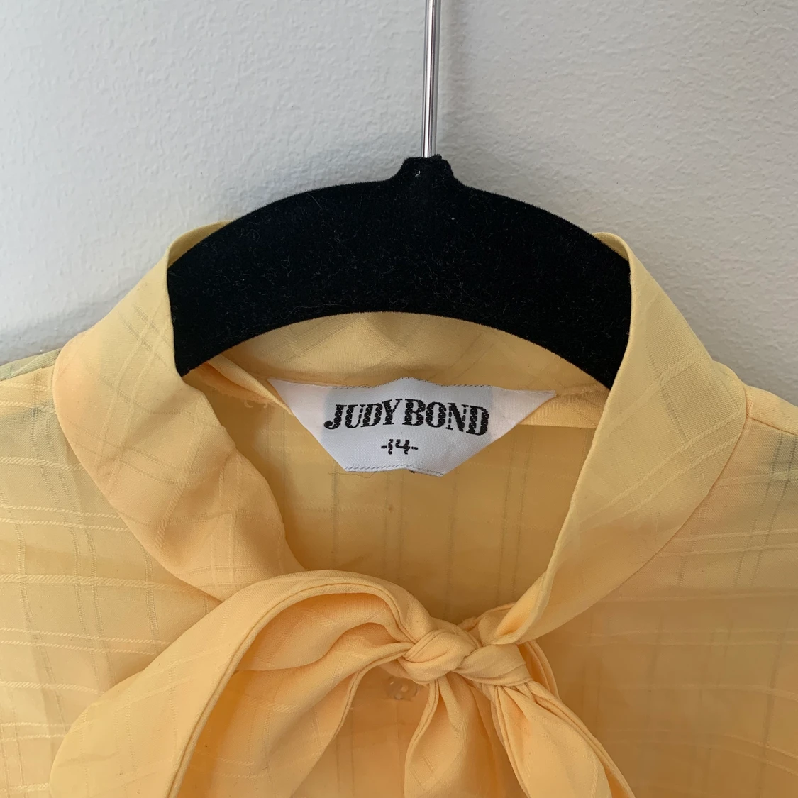 blus med rosett - 90