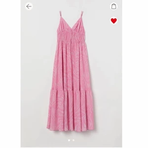 Långklänning - SÖKER denna långklänning från hm i strl 36 eller 38. Meddela gärna om du har denna och vill sälja.