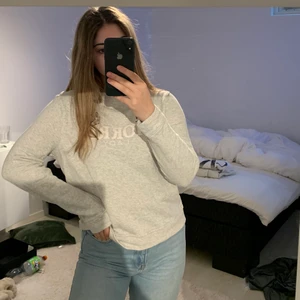 Morris tröja  - Tröja från Morris i storlek S. Vid frågor skicka privat. Frakt tillkommer💓 (Pris kan diskuteras vid snabb affär) 