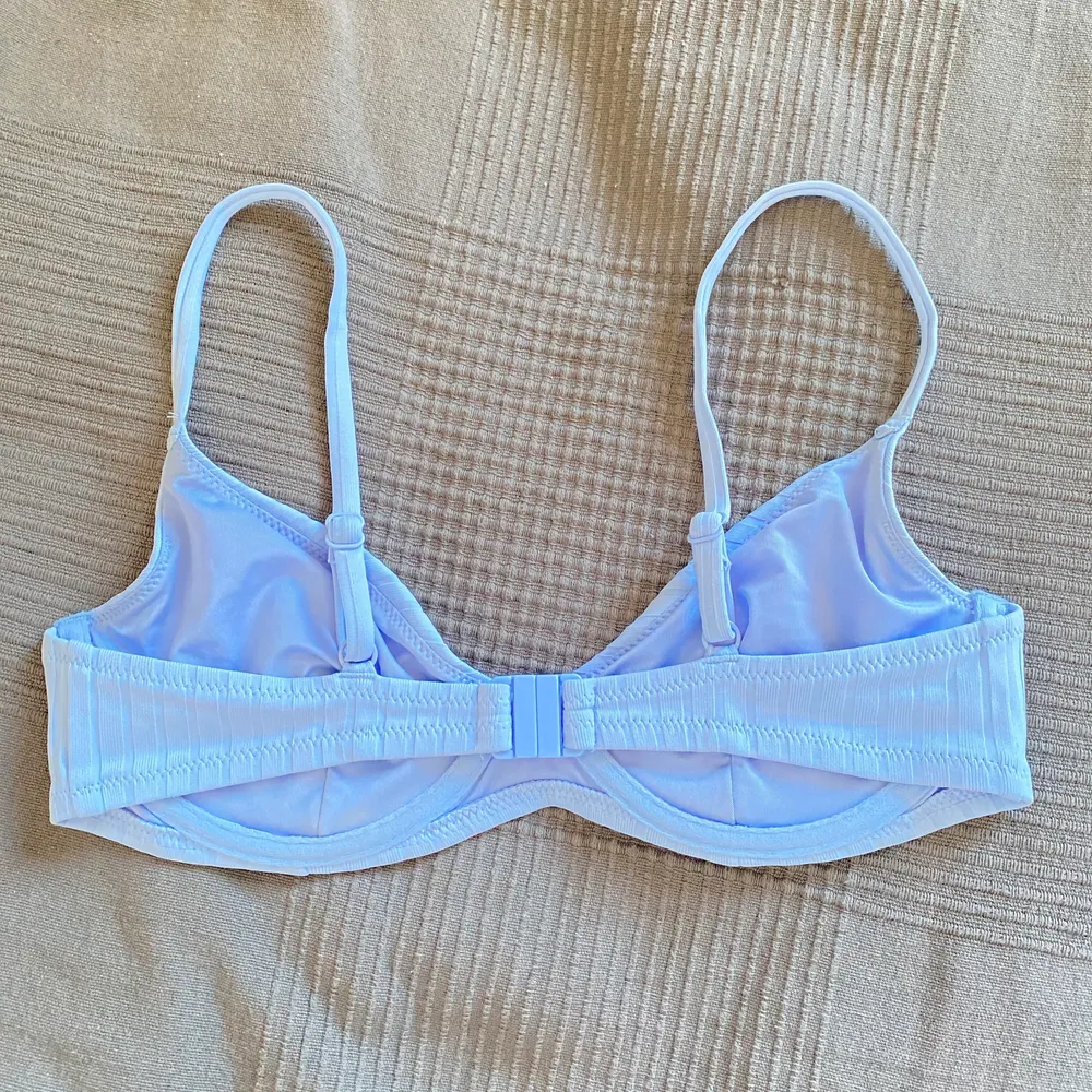 Ljusblå bikinitopp från Cubus, bara testad. Säljer pga fel storlek 💙 Köpt för 179kr. . Övrigt.