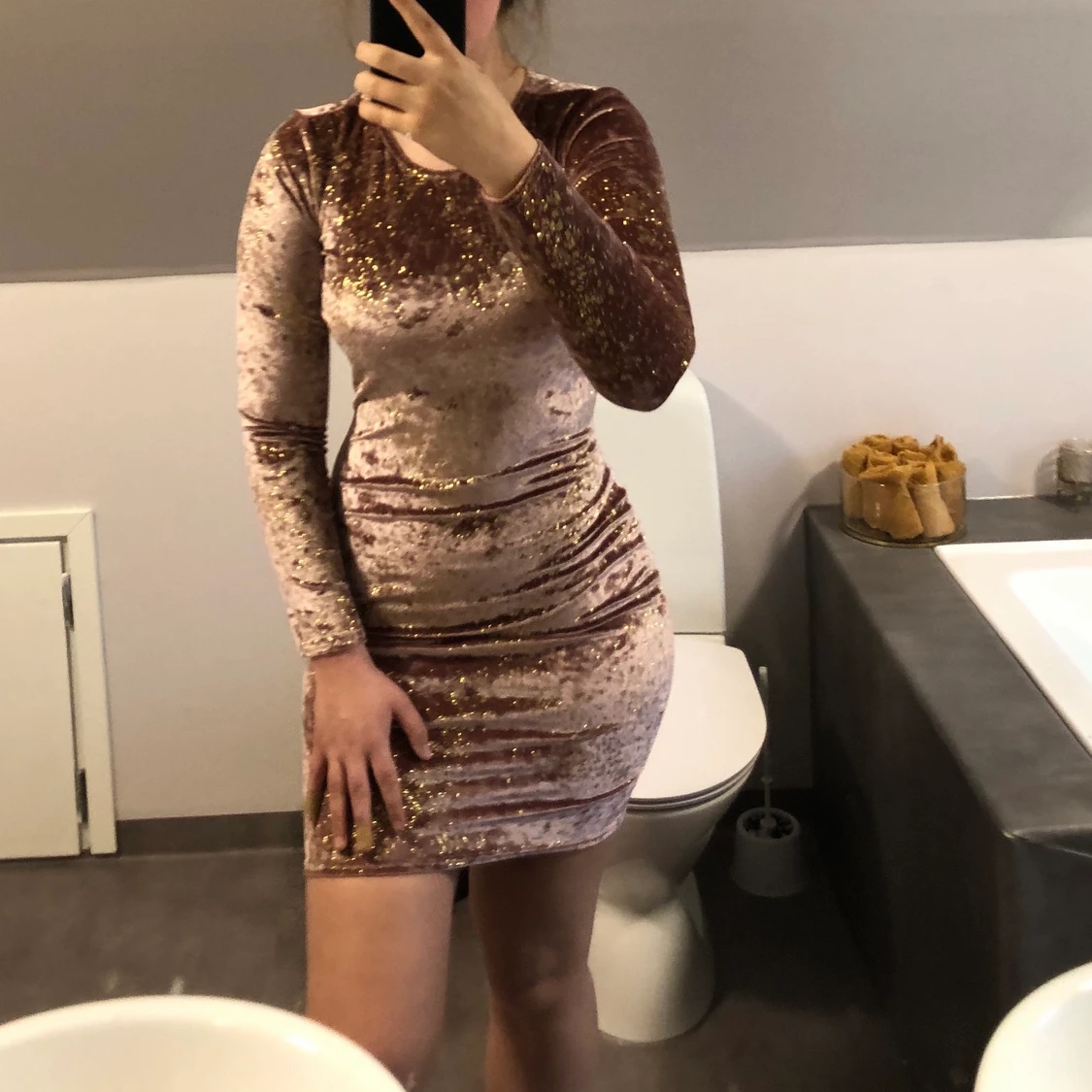 klänning från Nelly 