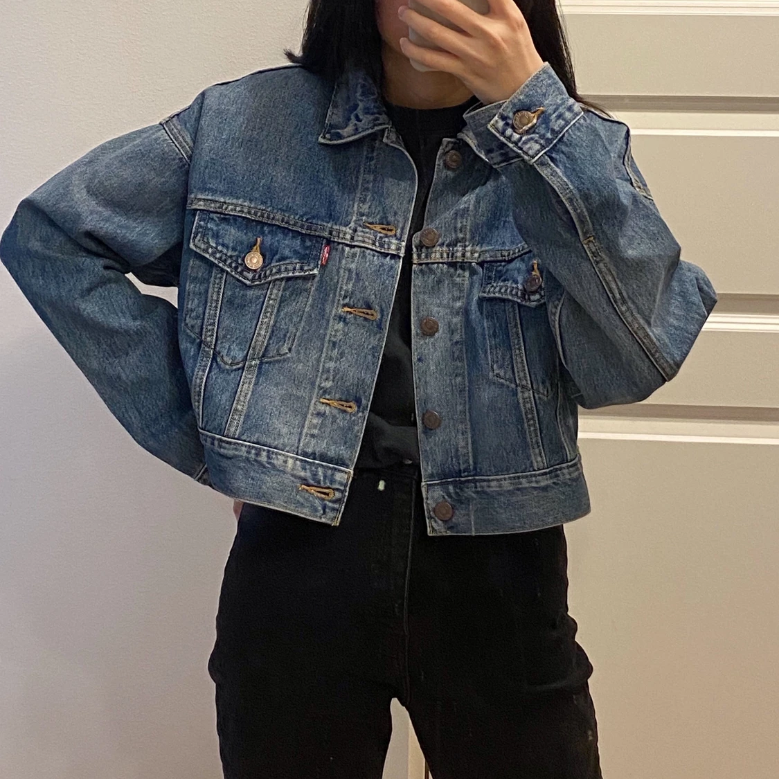 LEVI’S CROPPED JEANS JACKET