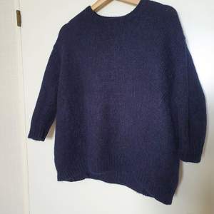 Blue sweater with shorter sleeves from Mango 