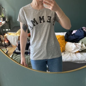 T-shirt  - Några år gammalt men i väldigt bra skick 