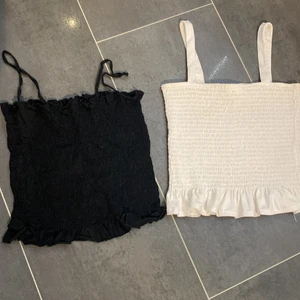 Linnen med smock - 2 st sommarlinnen med smock material! Båda är från hm och är i storleken s! Svarta är endast använd 1 gång och den vita ett fåtal gånger! Båda för 75kr eller en för 50kr! Både är superstretchiga!