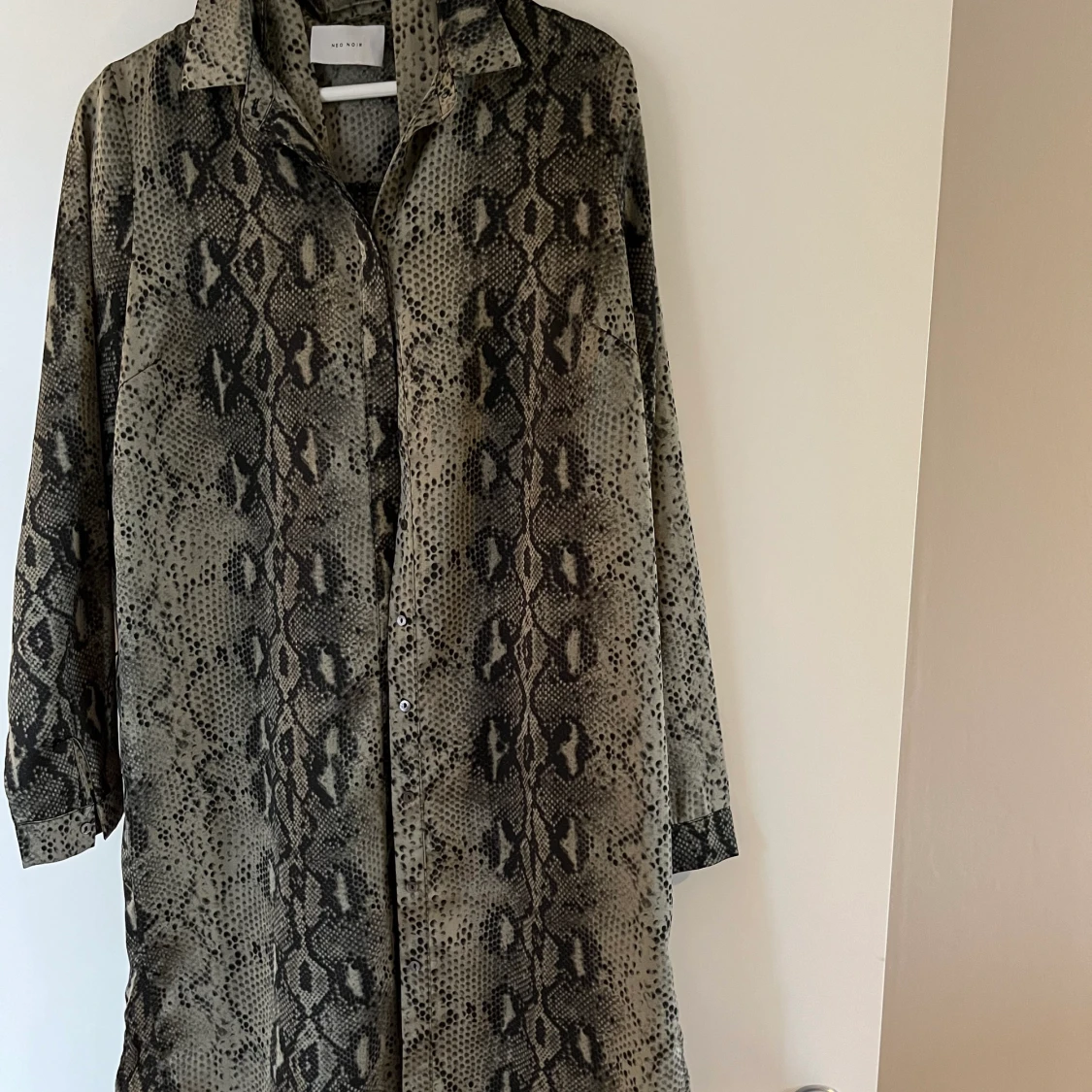 Klänning NeoNoir - 90