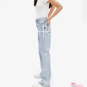 Monki jeans  - Monki jeans strl 29 vilket motsvarar ca M , oanvända och passar mig i längden som är 168cm lång 💕