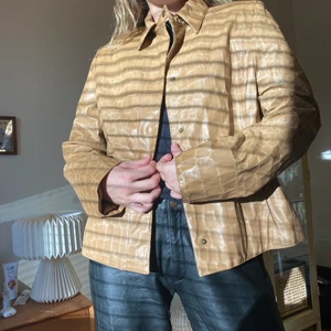 VINTAGE snake print jacket - Snygg jacka i fejkskinn 