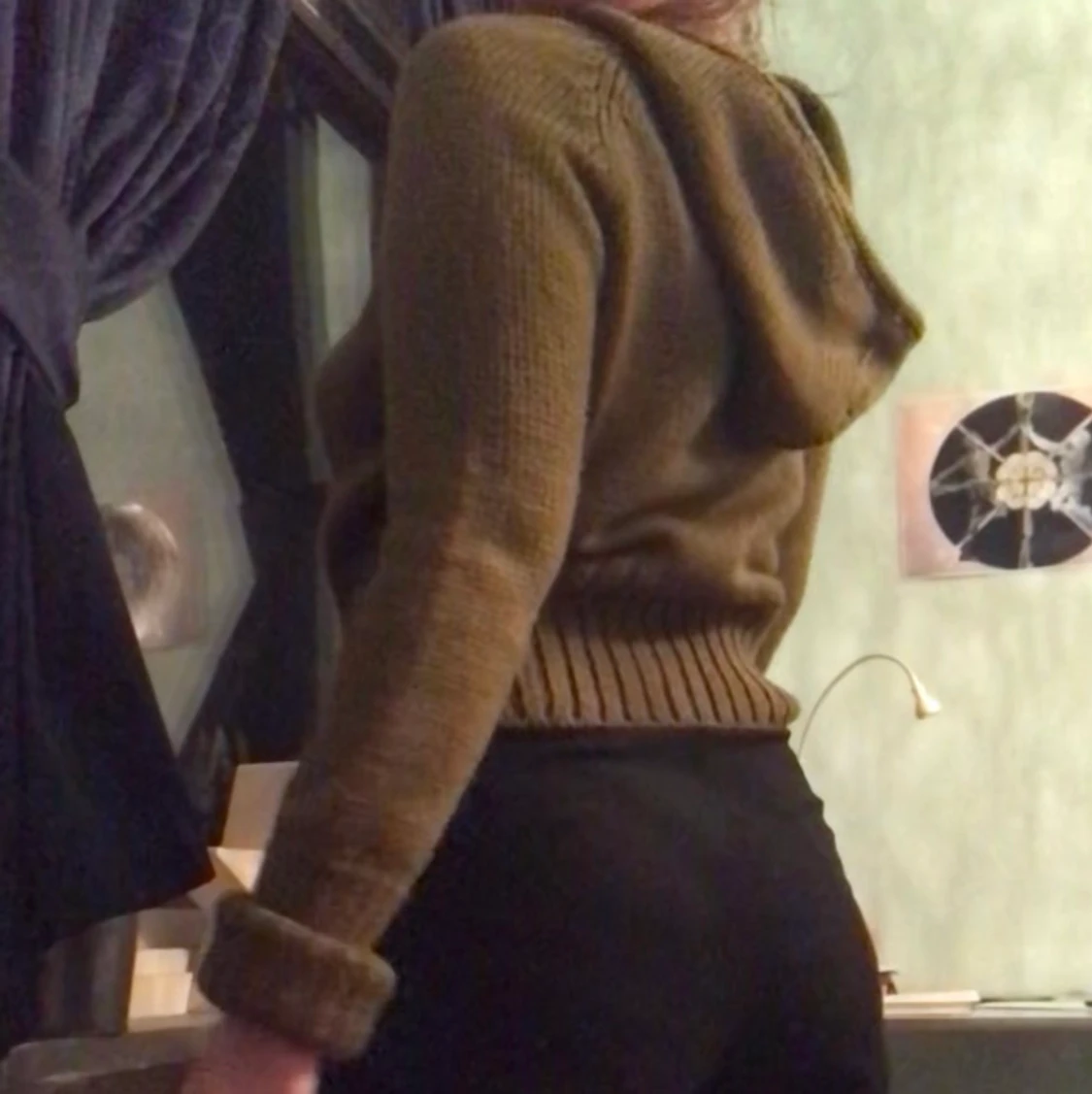 Stickad huvtröja - 90