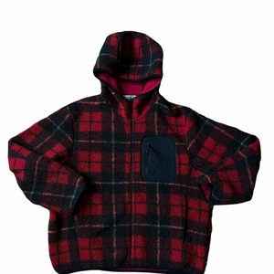 Fleece - Använd men i felfritt skick! Uniqlo/jwandersson. Frakt 66kr spårbart 👁👅👁