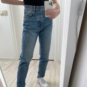 Bikbok jeans - Jeans från bikbok, bra skick men säljer för att de är stora i midjan💖  kan även skicka mått 