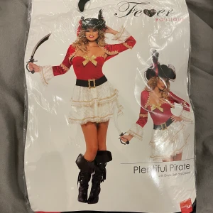 Maskeraddräkt  - Helt ny, ligger i originalförpackning 