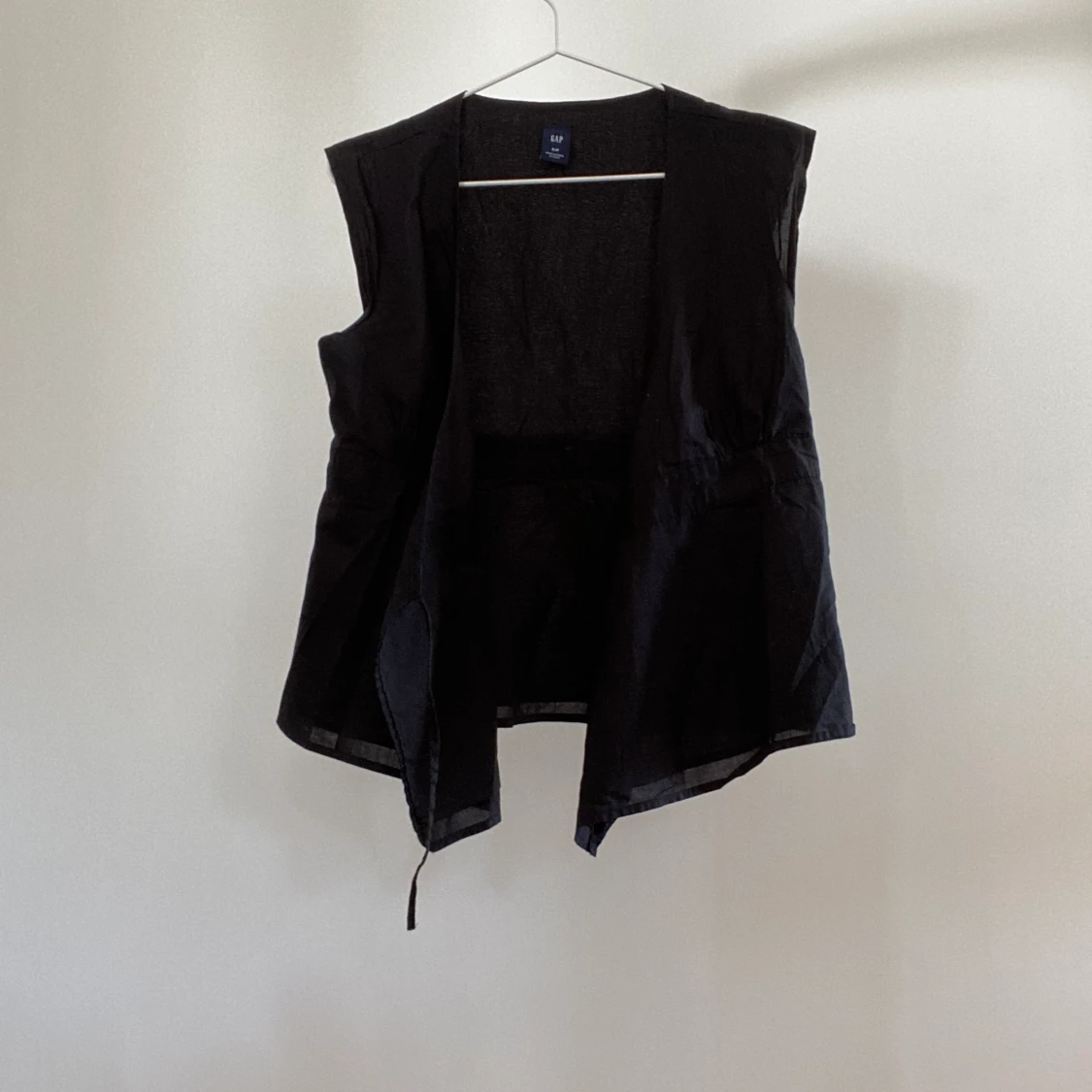 Svart topp med knyt - 91