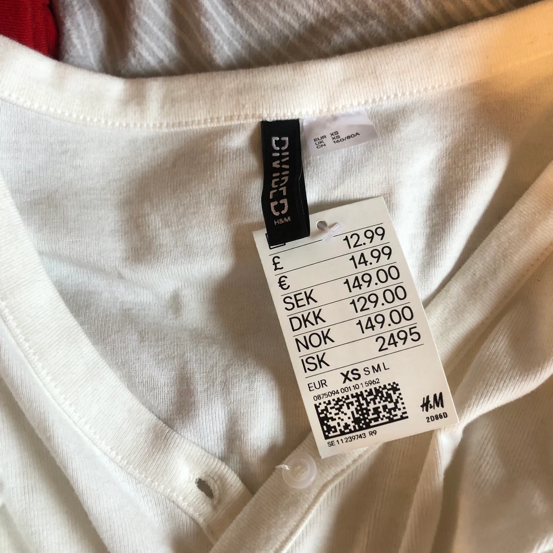 Vit kofta med knappar - 91