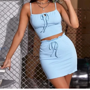 Fint sett, ljusblå - Köpt från shein ( 159kr), aldrig använt. Storlek 38/M passar både XS, S och M. Mycket strechigt material