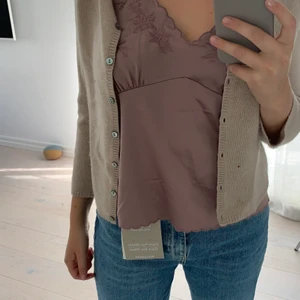 Kofta - Säljer denna fina kofta från Graumann som tyvärr inte kommit till användning💕😊